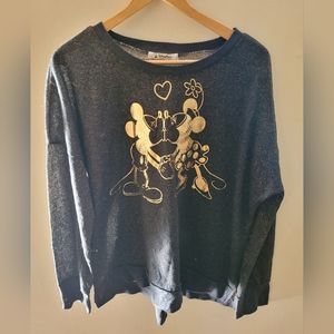 Disney Parks Mickey & Minnie sweatshirt for women. Size xxlarge.